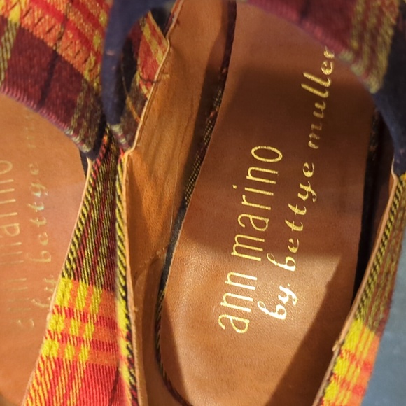 Ann Marino yellow and red plaid Mary Jane heels. Size 7 - Picture 3 of 6